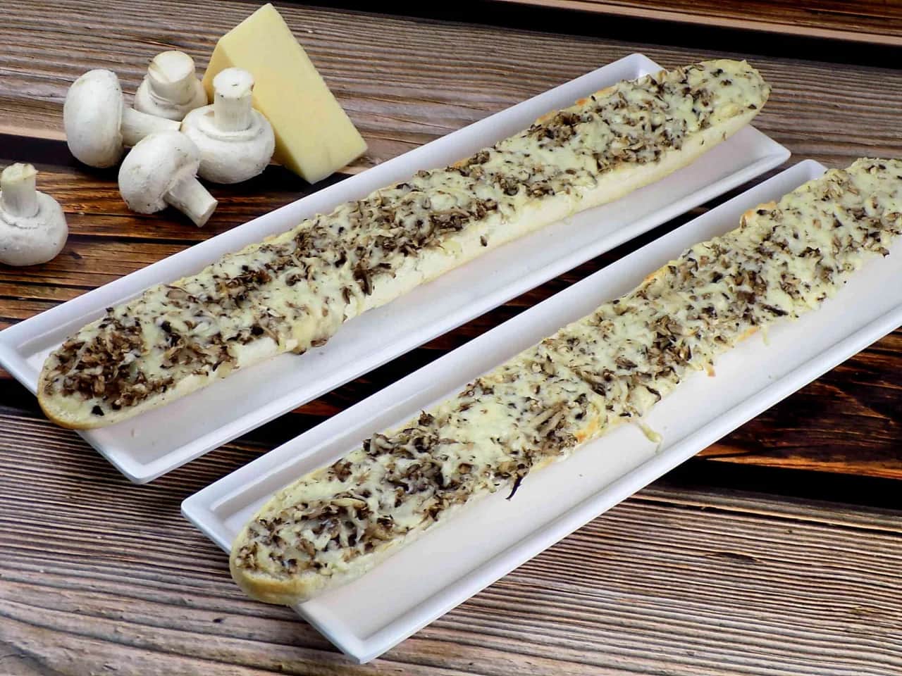 Domowa zapiekanka z pieczarkami: przepis jak z budki!